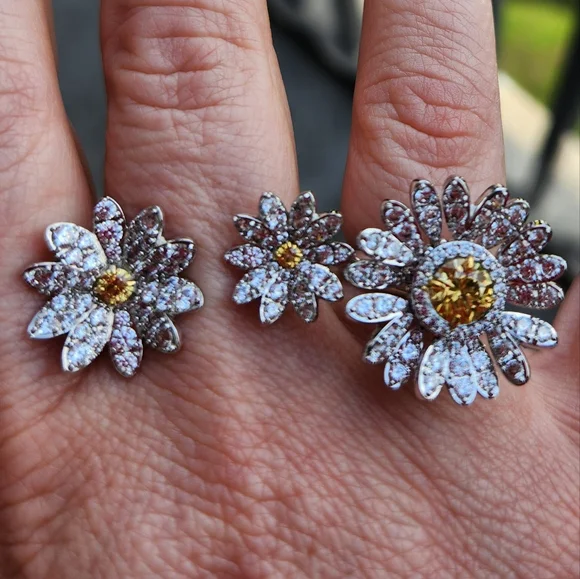 SWAROVSKI Eternal Flower デイジー Blue Swarovski Daisy Ring